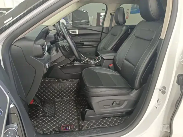 Ford Explorer — Фото автомобиля 14
