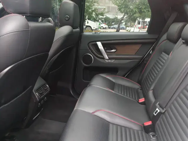 Land Rover Discovery Sport — Фото автомобиля 10