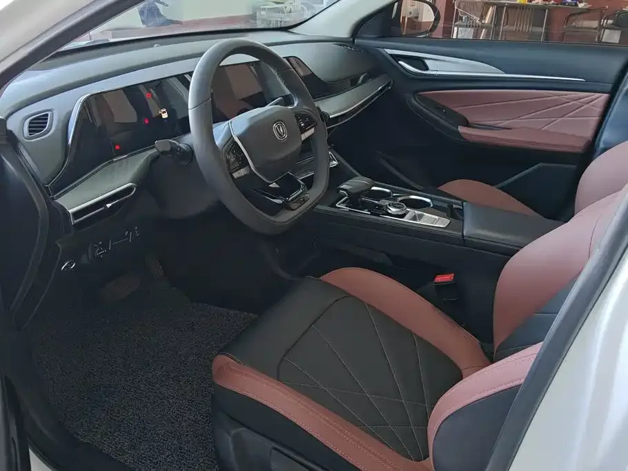 Changan Eado 2023 Enjoy Edition PLUS Blue Whale NE 1.4T GDI DCT Premium Edition — Фото автомобиля 9