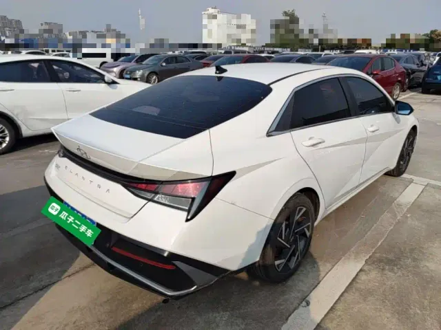 Hyundai Elantra — Фото автомобиля 6