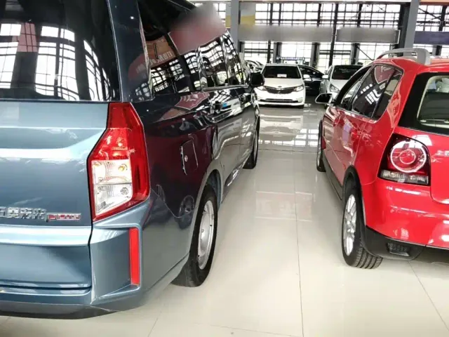Wuling Hongguang Plus — Фото автомобиля 7