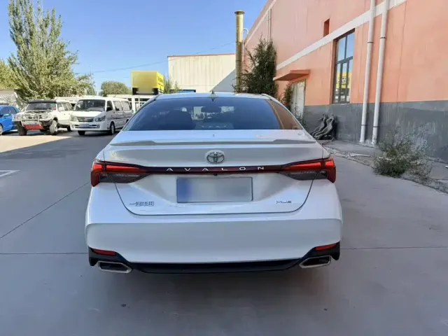 Toyota Avalon — Фото автомобиля 11