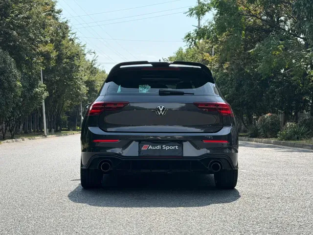 Volkswagen Golf GTI — Фото автомобиля 8