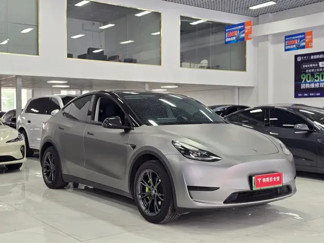 Tesla Model Y — Фото автомобиля 3