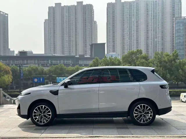 Leapmotor B10 — Фото автомобиля 4