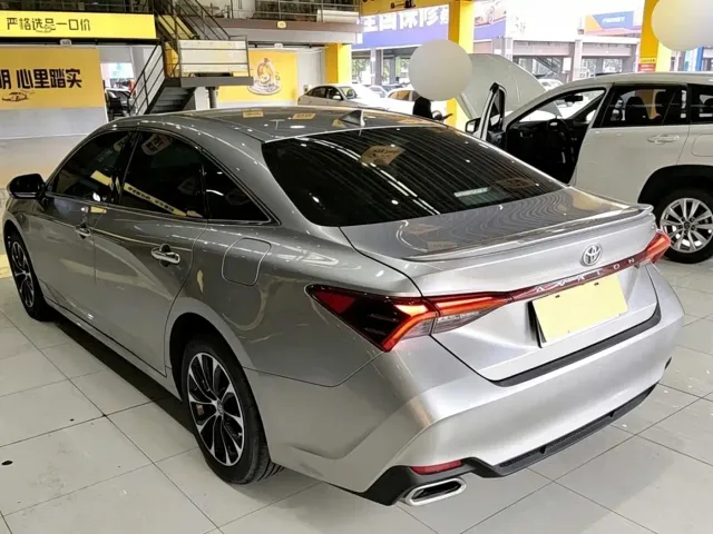 Toyota Avalon — Фото автомобиля 4