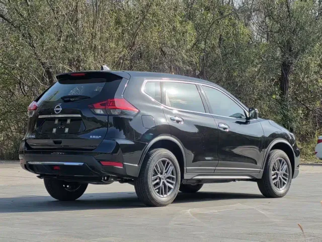 Nissan X-Trail — Фото автомобиля 5