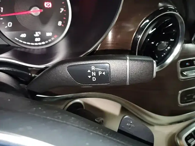 Mercedes-Benz V-Class — Фото автомобиля 13