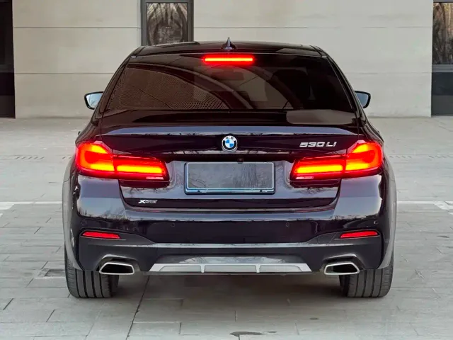 BMW 5 Series — Фото автомобиля 9