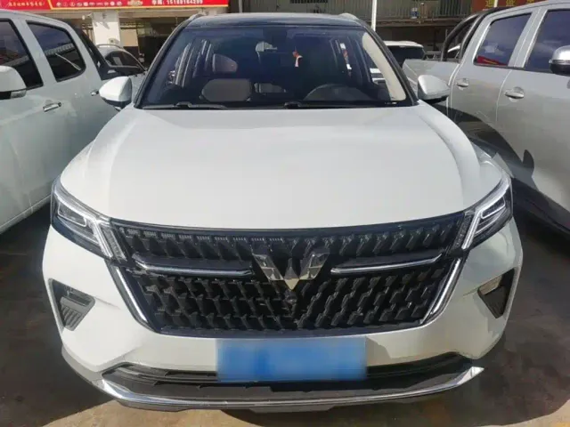 Wuling Asta — Фото автомобиля 2