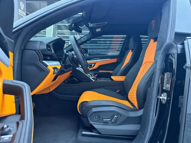 Lamborghini Urus — Фото автомобиля 14
