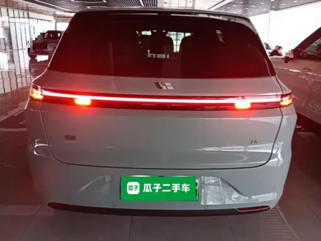 Li Auto L6 — Фото автомобиля 5