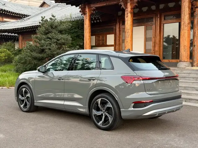 Audi Q4 e-tron — Фото автомобиля 6