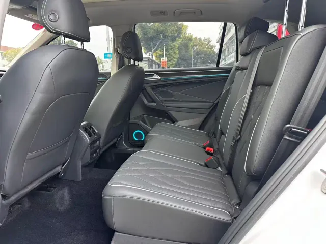 Volkswagen Tiguan L — Фото автомобиля 8