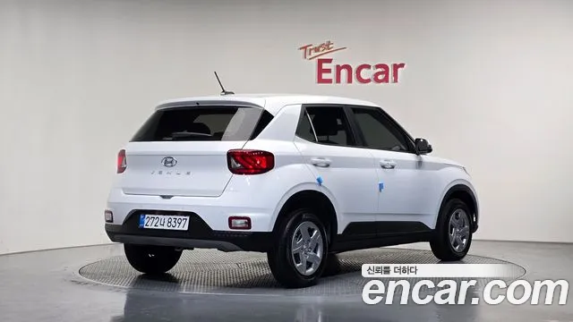 Hyundai Venue — Фото автомобиля 2