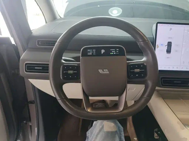 Li Auto MEGA — Фото автомобиля 10
