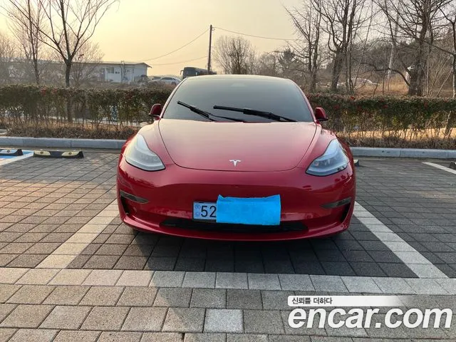 Tesla Model 3 — Фото автомобиля 2
