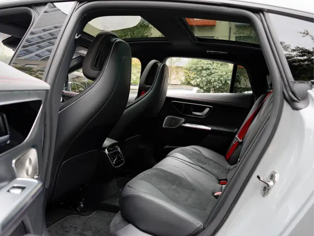 Mercedes-Benz EQE AMG — Фото автомобиля 15