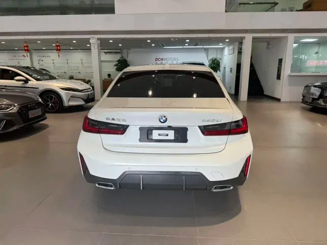 BMW 3 Series — Фото автомобиля 5