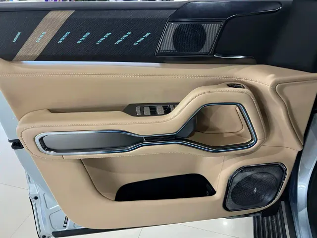 BYD FangChengBao Leopard 8 — Фото автомобиля 3