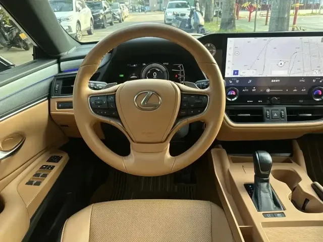 Lexus Lexus ES 2025 300h Ultimate Edition — Фото автомобиля 6