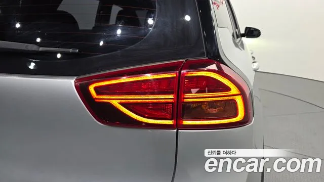 Kia Niro — Фото автомобиля 7
