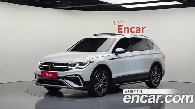 Фотография автомобиля — Volkswagen Tiguan