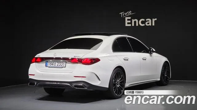Mercedes-Benz E-Class — Фото автомобиля 2