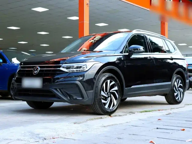 Фотография автомобиля — Volkswagen Tiguan L