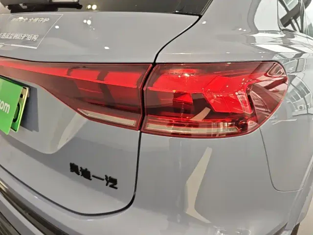 Audi Q6L e-tron — Фото автомобиля 7