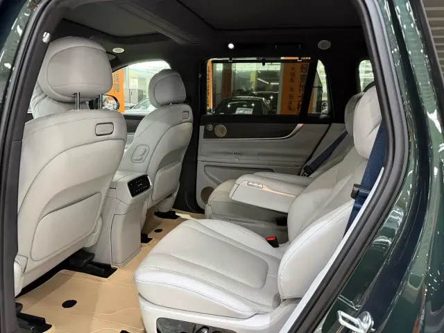 AITO Wenjie AITO M9 2024 Extended Range Ultra 42kWh 6-Seater — Фото автомобиля 9