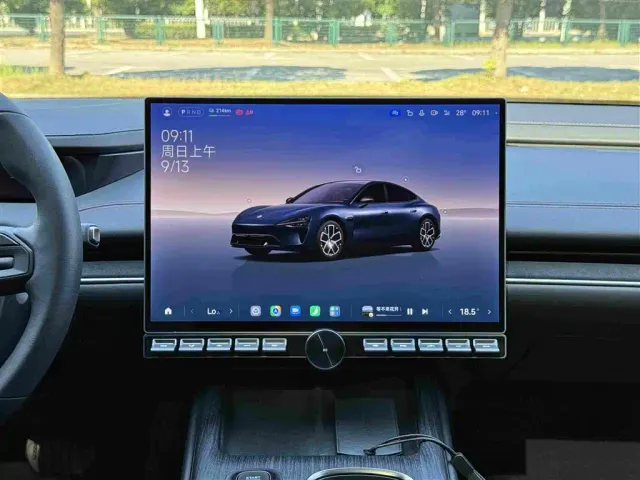 Xiaomi SU7 — Фото автомобиля 21