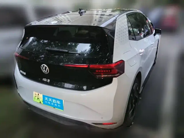 Volkswagen ID.3 — Фото автомобиля 2