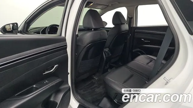 Hyundai Tucson Tucson (NX4) Бензин 1.6 турбо 2WD — Фото автомобиля 11