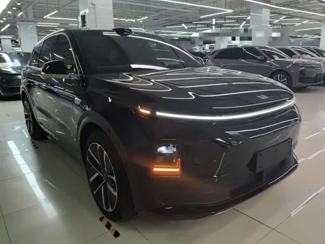 Li Auto L6 — Фото автомобиля 3