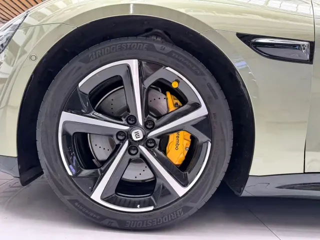 Xiaomi SU7 — Фото автомобиля 21