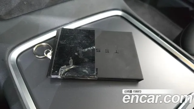 Tesla Model 3 — Фото автомобиля 16