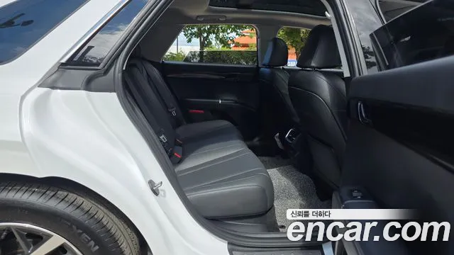 Hyundai Grandeur Grandeur (GN7) 2.5 Бензин 2WD — Фото автомобиля 10