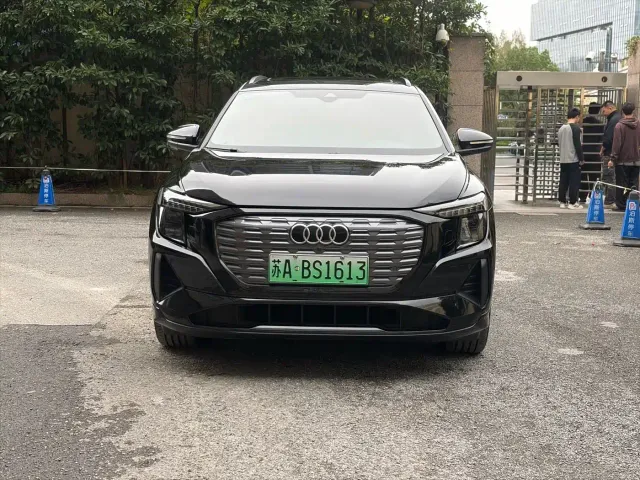Audi Q5 e-tron — Фото автомобиля 2