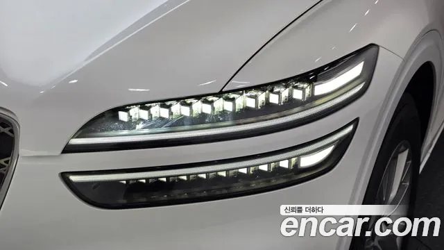 Genesis GV70 — Фото автомобиля 7