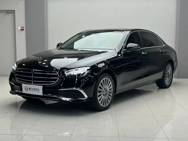 Mercedes-Benz E-Class — Фото автомобиля 3