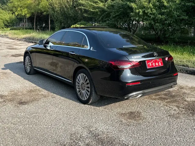 Mercedes-Benz E-Class — Фото автомобиля 15