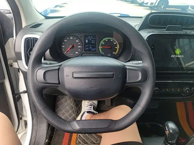Roewe Clever — Фото автомобиля 10