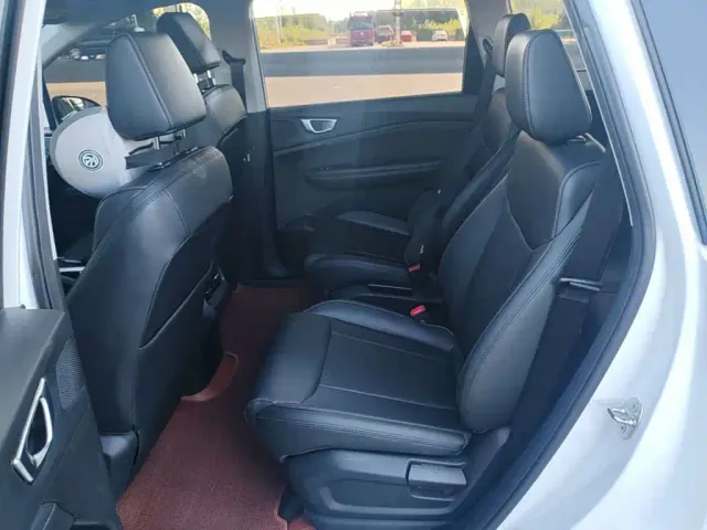Wuling Jiachen — Фото автомобиля 16
