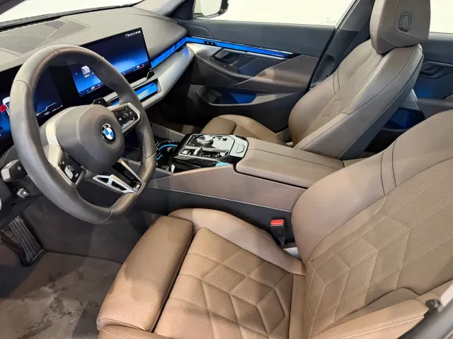 BMW 5 Series — Фото автомобиля 8