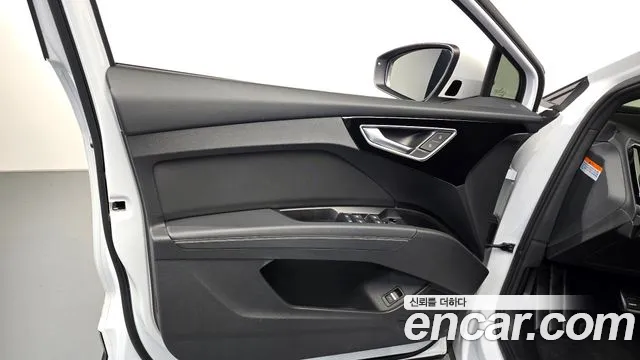 Audi Q4 e-tron — Фото автомобиля 24