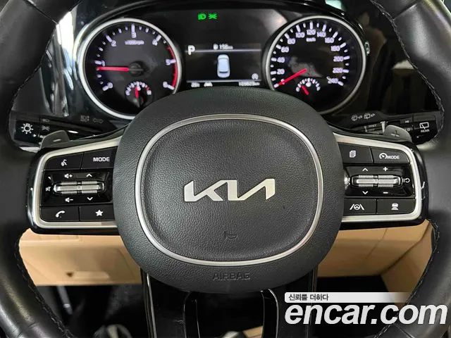 Kia Carnival Generation 4 — Фото автомобиля 8