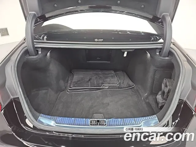 Mercedes-Benz S-Class — Фото автомобиля 19
