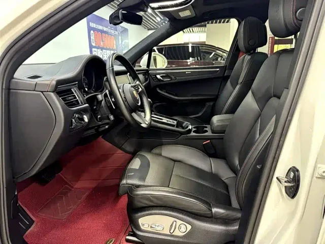 Porsche Macan — Фото автомобиля 9