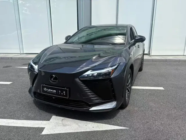 Фотография автомобиля — Lexus RZ